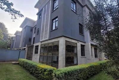 5 Bed Townhouse with En Suite in Lavington