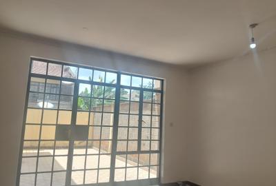 4 Bed House with En Suite in Lavington - 2