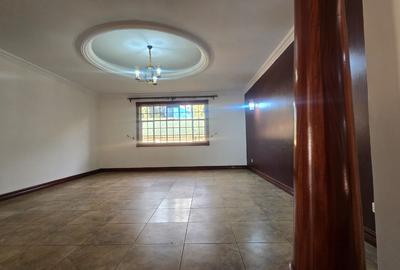 4 Bed House with En Suite in Lavington