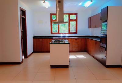 3 Bed Apartment with En Suite at Riverside