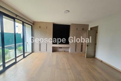 5 Bed Townhouse with En Suite in Lavington - 2