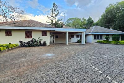 4 Bed House with En Suite in Runda