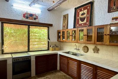 3 Bed Villa with Swimming Pool in Mtwapa - 4
