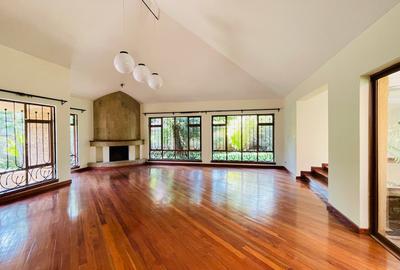 5 Bed House with En Suite in Runda - 3