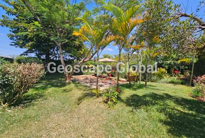4 Bed House with En Suite in Runda