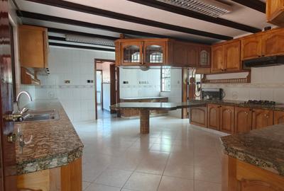 6 Bed House with En Suite at Gigiri Westlands - 3