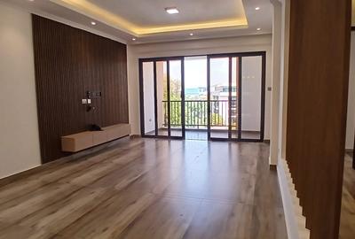 2 Bed Apartment with En Suite in Brookside - 3