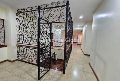 4 Bed House with En Suite in Runda - 3