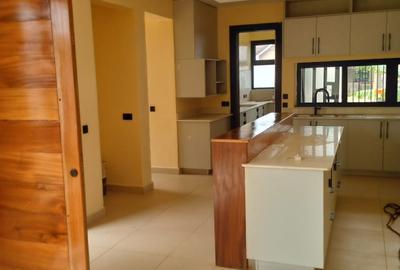 4 Bed Townhouse with En Suite at Membley Estate