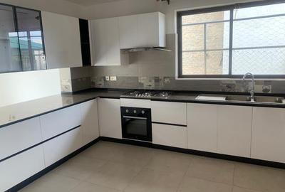 4 Bed Townhouse with En Suite in Runda