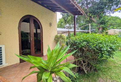 3 Bed Apartment with En Suite at Greenwood Drive - 4