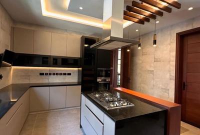 4 Bed Villa with En Suite in Runda - 4