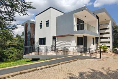 4 Bed Townhouse with En Suite in Karen - 2