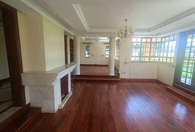 5 Bed House with En Suite in Runda