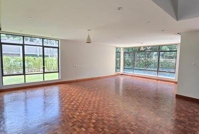 5 Bed Townhouse with En Suite in Lavington - 4