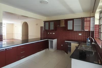 3 Bed Apartment with En Suite in Lavington