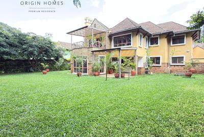 5 Bed House with En Suite at Runda