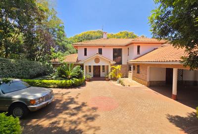 5 Bed Townhouse with En Suite at Meadows - 2