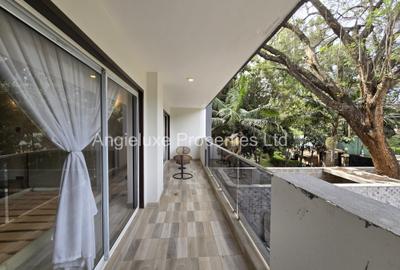 2 Bed Apartment with En Suite at Riverside Drive