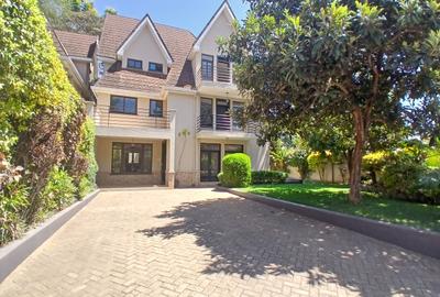 5 Bed Townhouse with En Suite at Lavington Green - 2