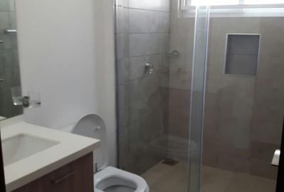 5 Bed House with En Suite in Lavington - 4