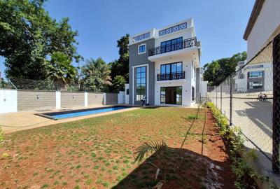 5 Bed House with Swimming Pool in Lavington