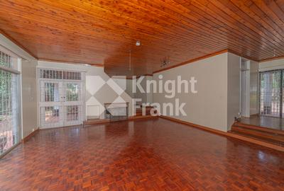 4 Bed House with Garden at Loresho Crescent - 2