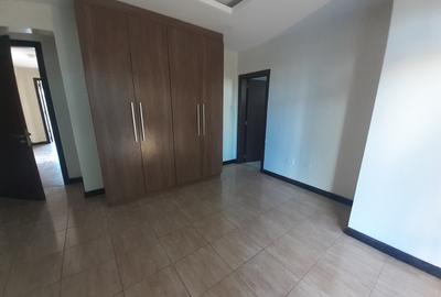 Serviced 2 Bed Apartment with En Suite at Siaya Road - 4