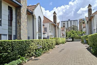 4 Bed Townhouse with En Suite in Kileleshwa
