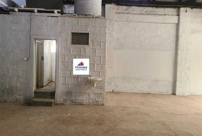 6,000 ft² Warehouse with Fibre Internet in Industrial Area - 3