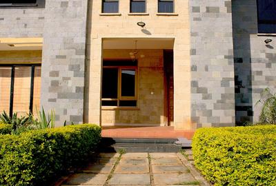 4 Bed Townhouse with En Suite in Runda - 2