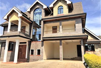 5 Bed House with En Suite in Runda - 2