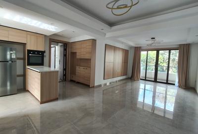 3 Bed Apartment with En Suite in Riverside