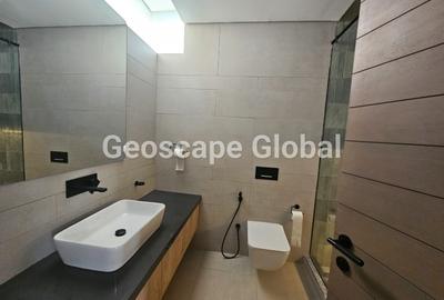 5 Bed Townhouse with En Suite in Spring Valley - 2