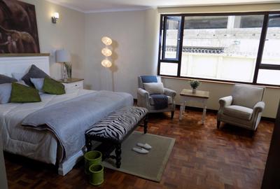 3 Bed Apartment with En Suite in Riverside