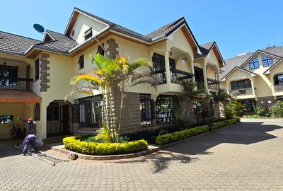 5 Bed Townhouse with En Suite at Lavington Road - 4