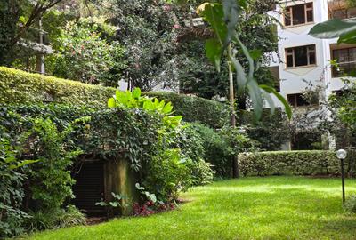 3 Bed Apartment with En Suite in Riverside - 3