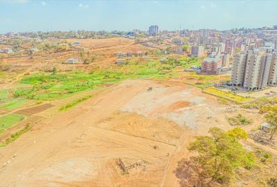 Land in Kasarani - 4