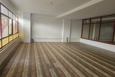 900 ft² Office with Backup Generator at 3Rd Avenue