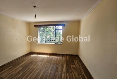 4 Bed House with En Suite in Runda
