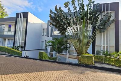 4 Bed Townhouse with En Suite in Spring Valley