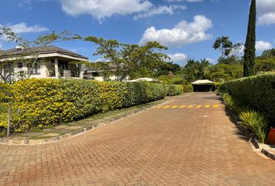 4 Bed House with En Suite in Garden Estate - 3