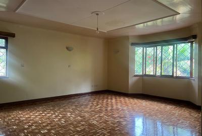 4 Bed Townhouse with En Suite in Brookside