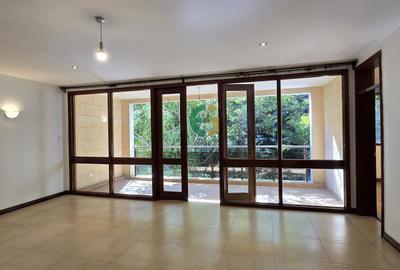 3 Bed Apartment with En Suite in Riverside