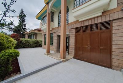 4 Bed House with En Suite at Brookside Gardens