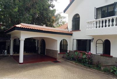 5 Bed House with En Suite at Nyari Road