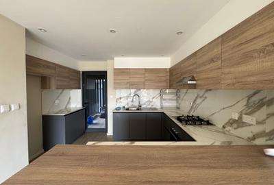 2 Bed Apartment with En Suite in Riverside - 2