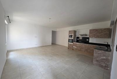 1 Bed Apartment with En Suite at Lantana Road