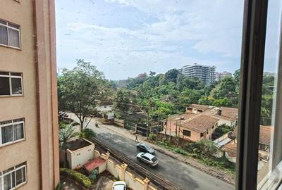 3 Bed Apartment with En Suite in Brookside - 4