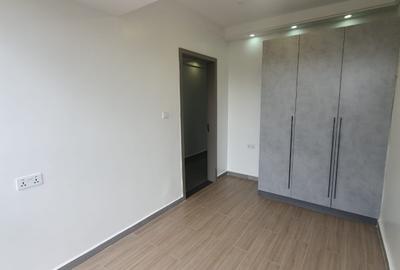 Serviced 1 Bed Apartment with En Suite at Riverside Drive - 3